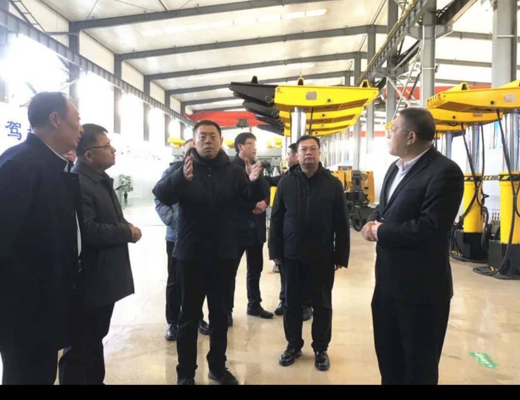 鐵嶺市副市長李鐵剛到鑫豐集團(tuán)調(diào)研